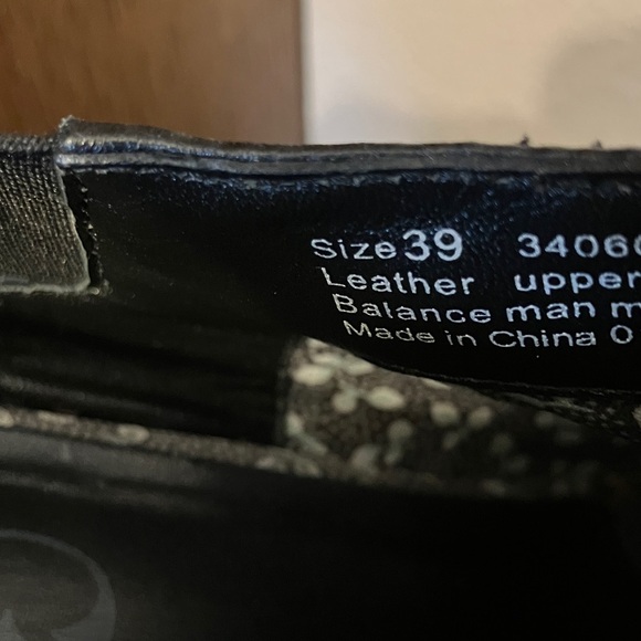 Unique heel Dansko Black Leather Shoes - Picture 7 of 7